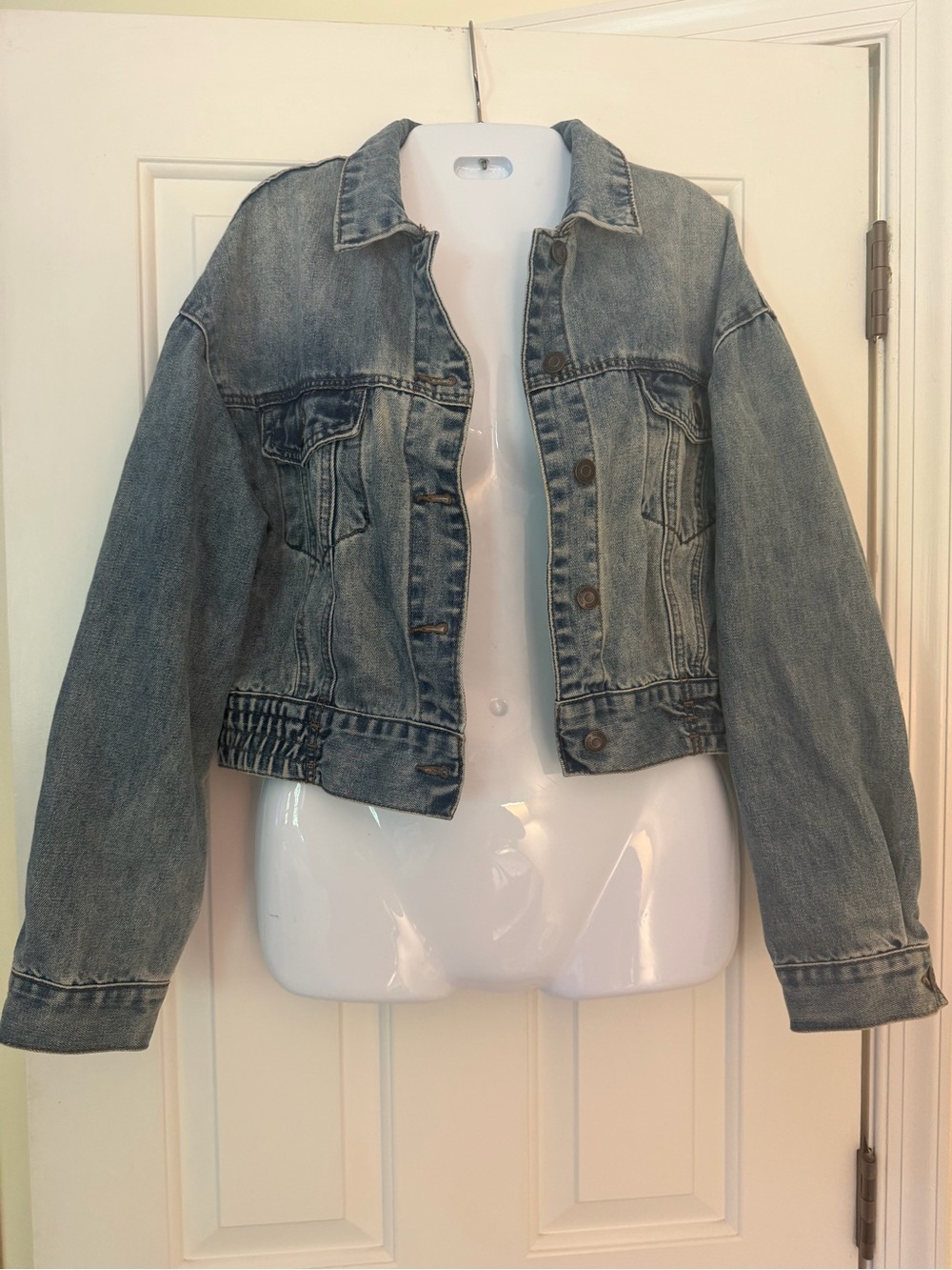 Kensie Jeans Denim Jacket Women’s Small Cropped Smocked Hem Blue